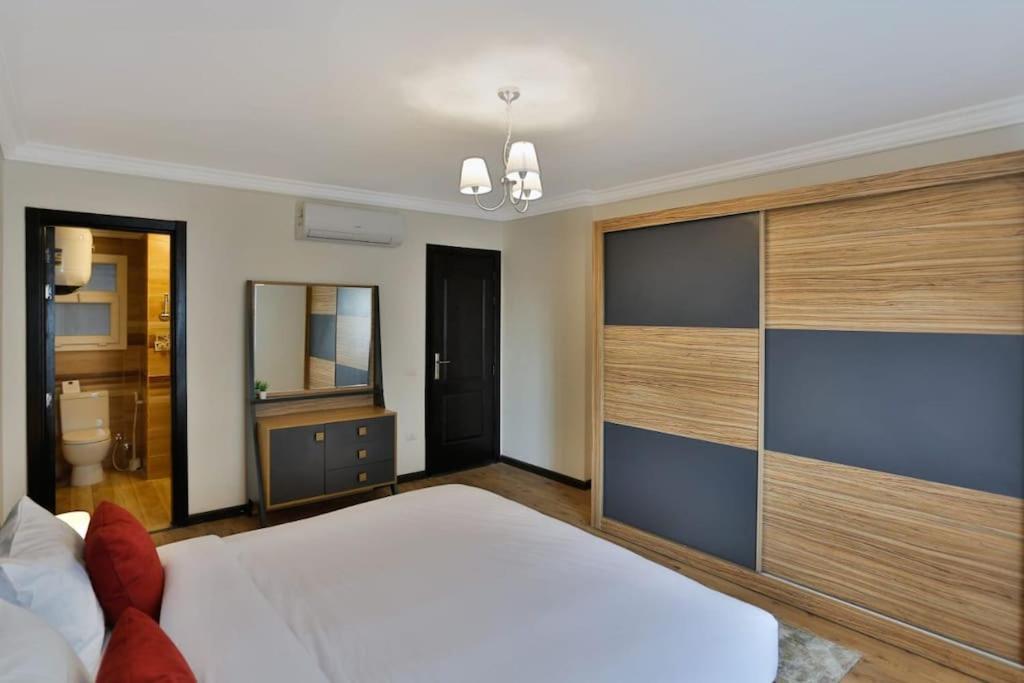 Parkside Boutique 3 Bbr Serviced Apartment - Ocean Blue - Near Airport Káhira Exteriér fotografie